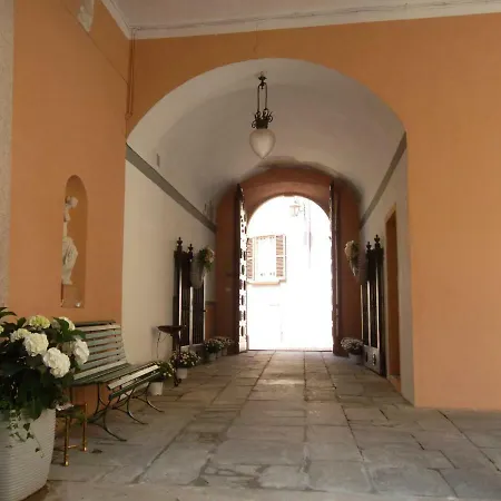 شقة Alexander History House