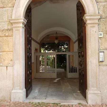 Alexander History House شقة